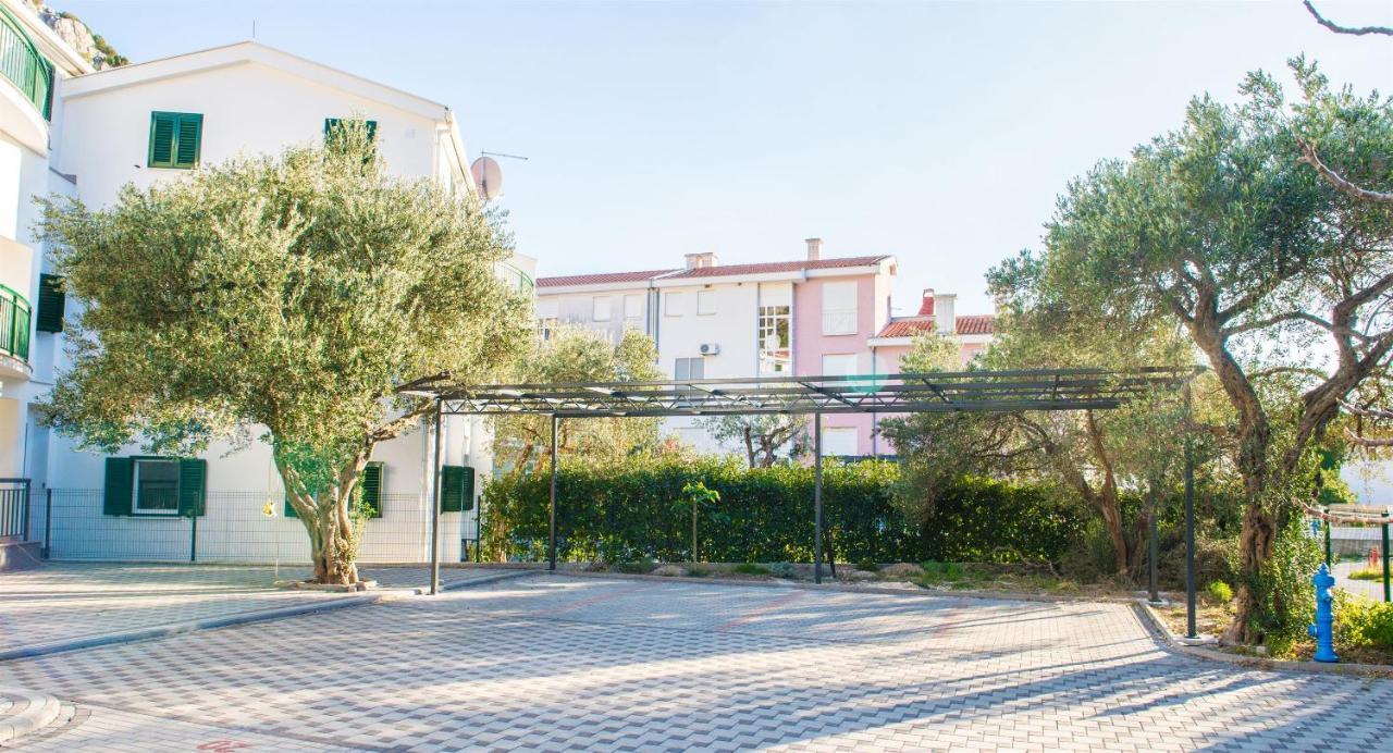 Apartments Denis Klek Exterior photo